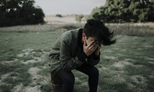 Anxiety, it does not define you! Understand it and discover 7 tips to manage it.